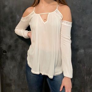 Size small Aeropostale off the shoulder tee